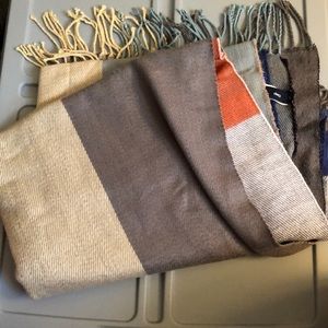 NWOT gap scarf